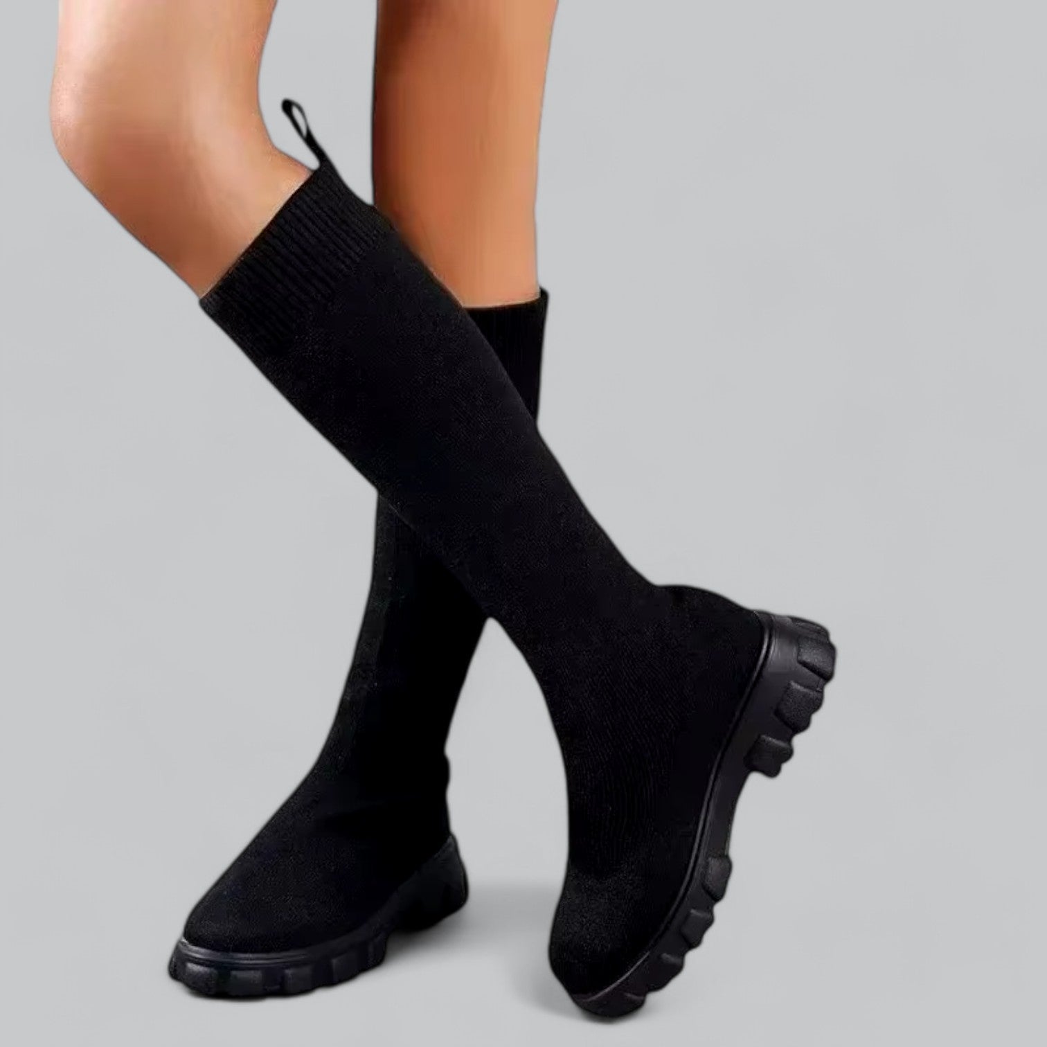 Stylish Women's Knee-High Boots with a Bold Chunky Platform Heel