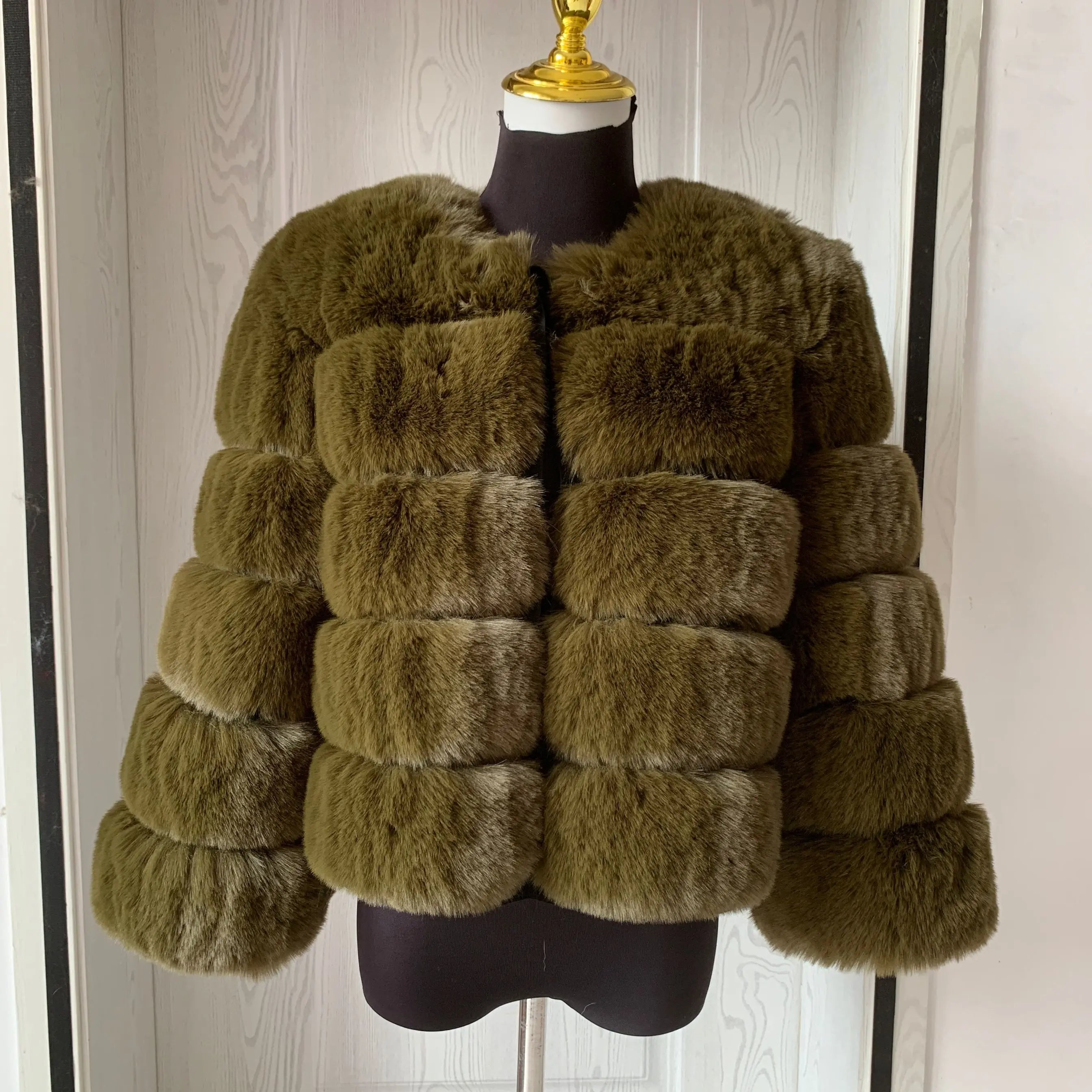 Amélie Vogue Foxiness Winter Coat - Stylish and Warm for the Cold Days