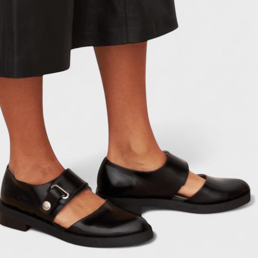 Liana - Irresistibly Elegant Retro Shoes