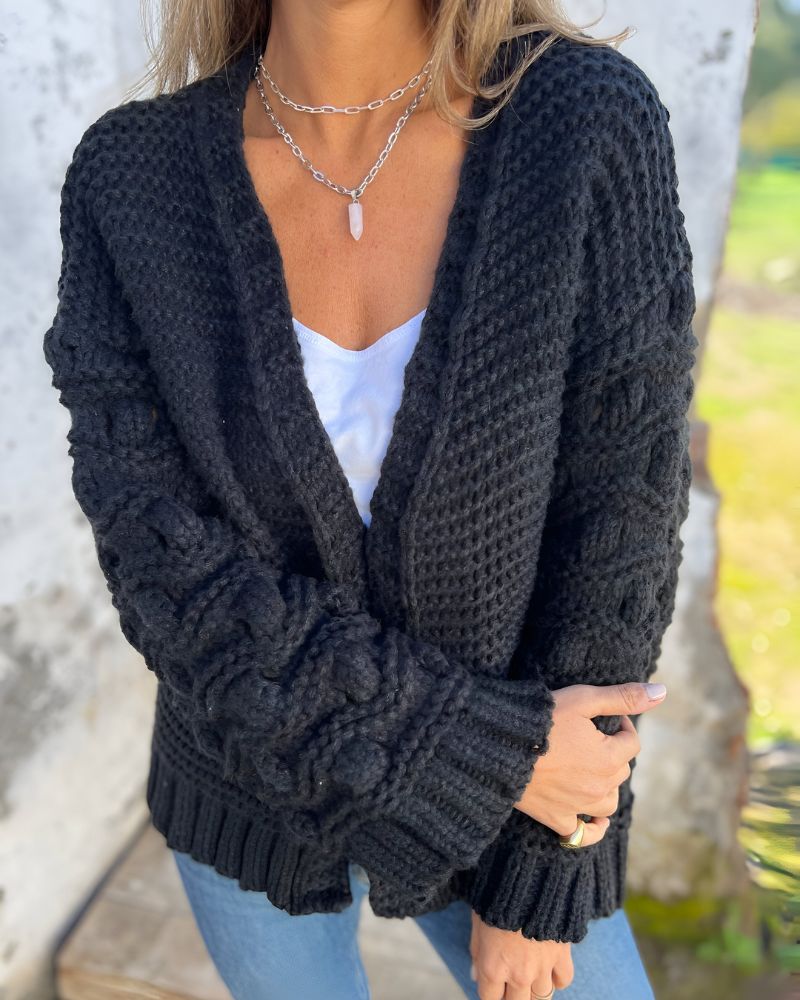 Classic Knit Cardigan - Timeless Style & Cozy Comfort