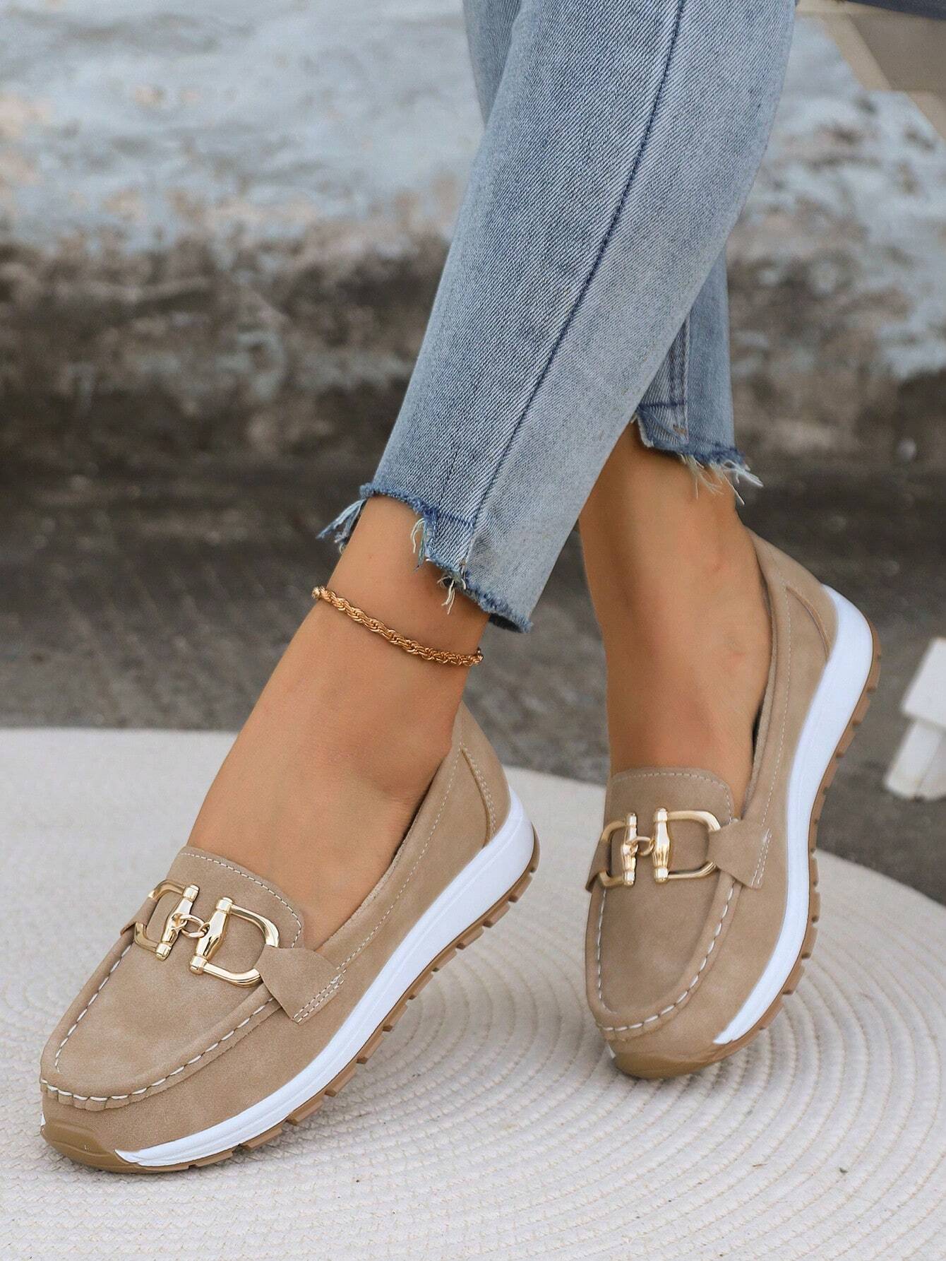 Elegant Buckle-Detail Flat Loafers