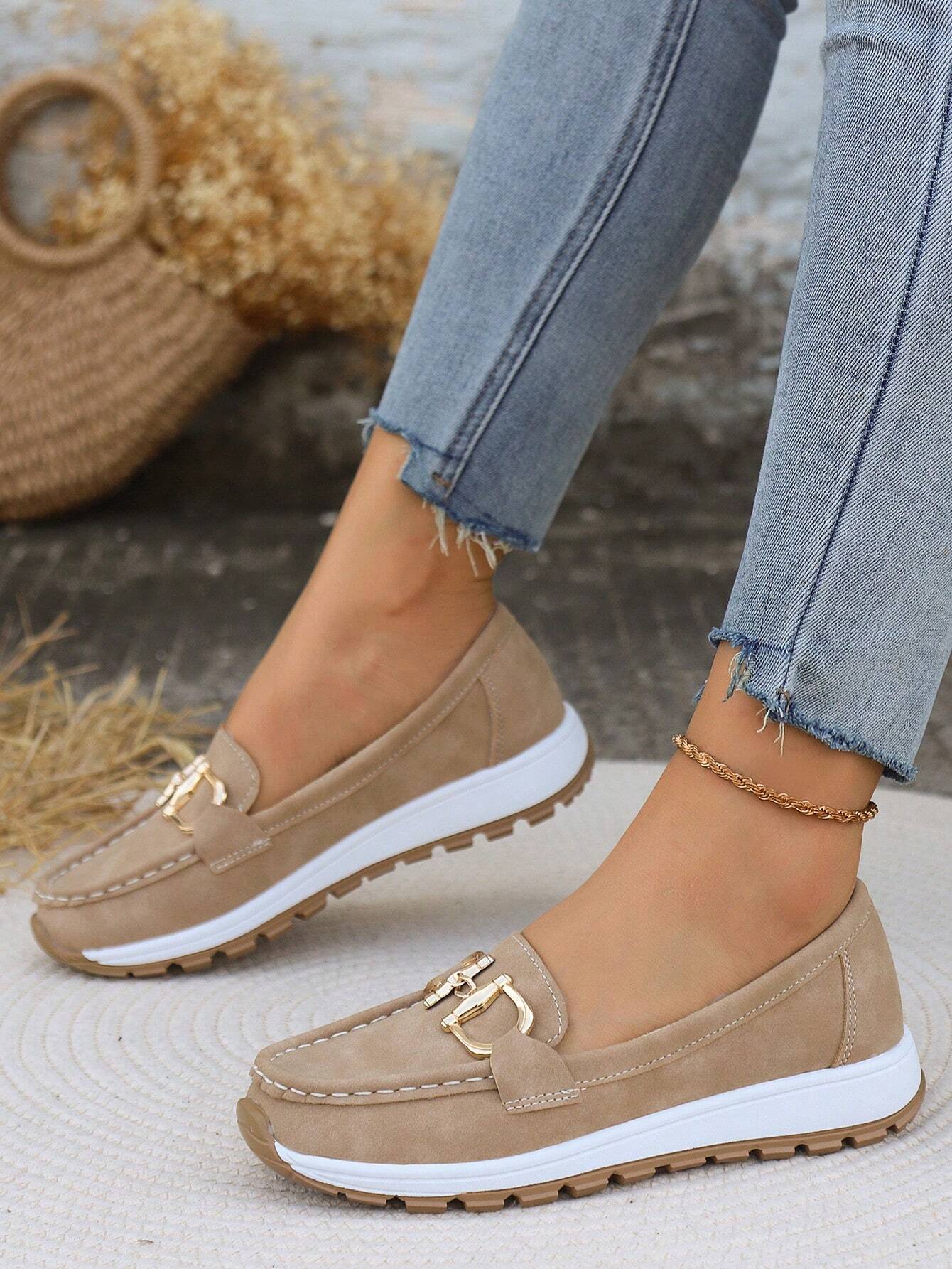 Elegant Buckle-Detail Flat Loafers