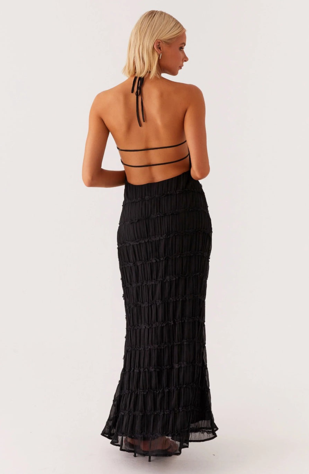 Caroline Textured Halter-Neck Maxi Dress – Effortless Summer Elegance