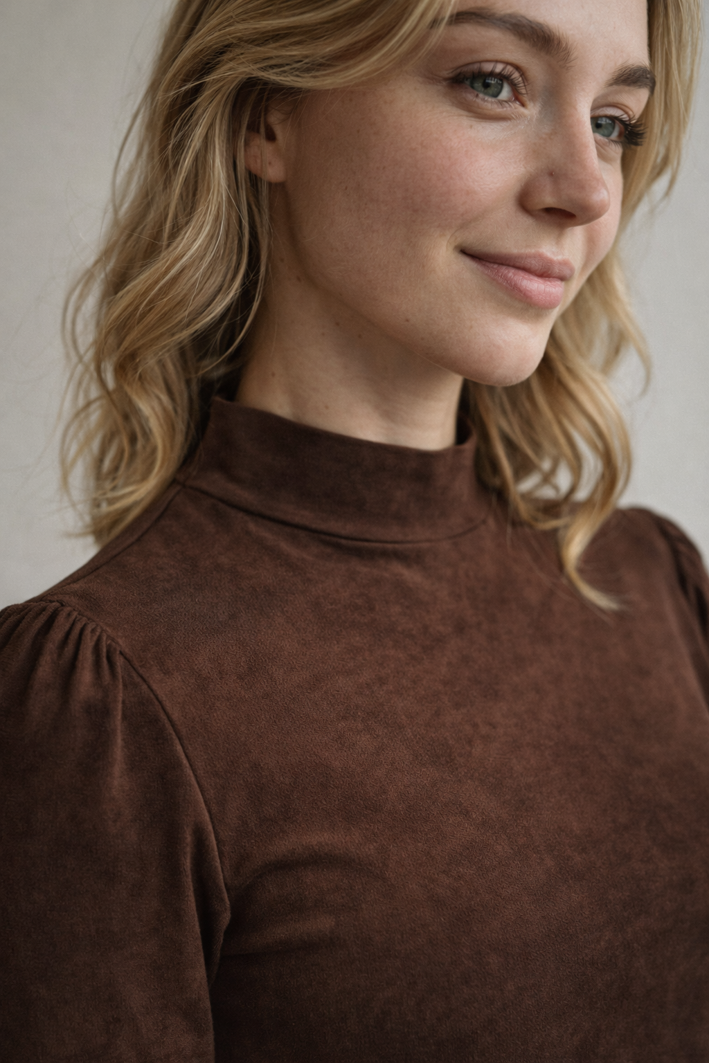 Retro long-sleeve maxi dress with semi-high collar and included belt