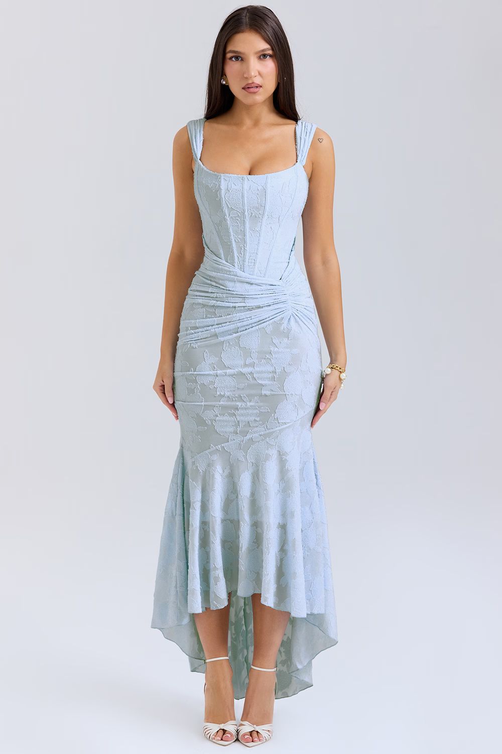 Amira Maxi Dress – Effortless Elegance in a Flowing Silhouette