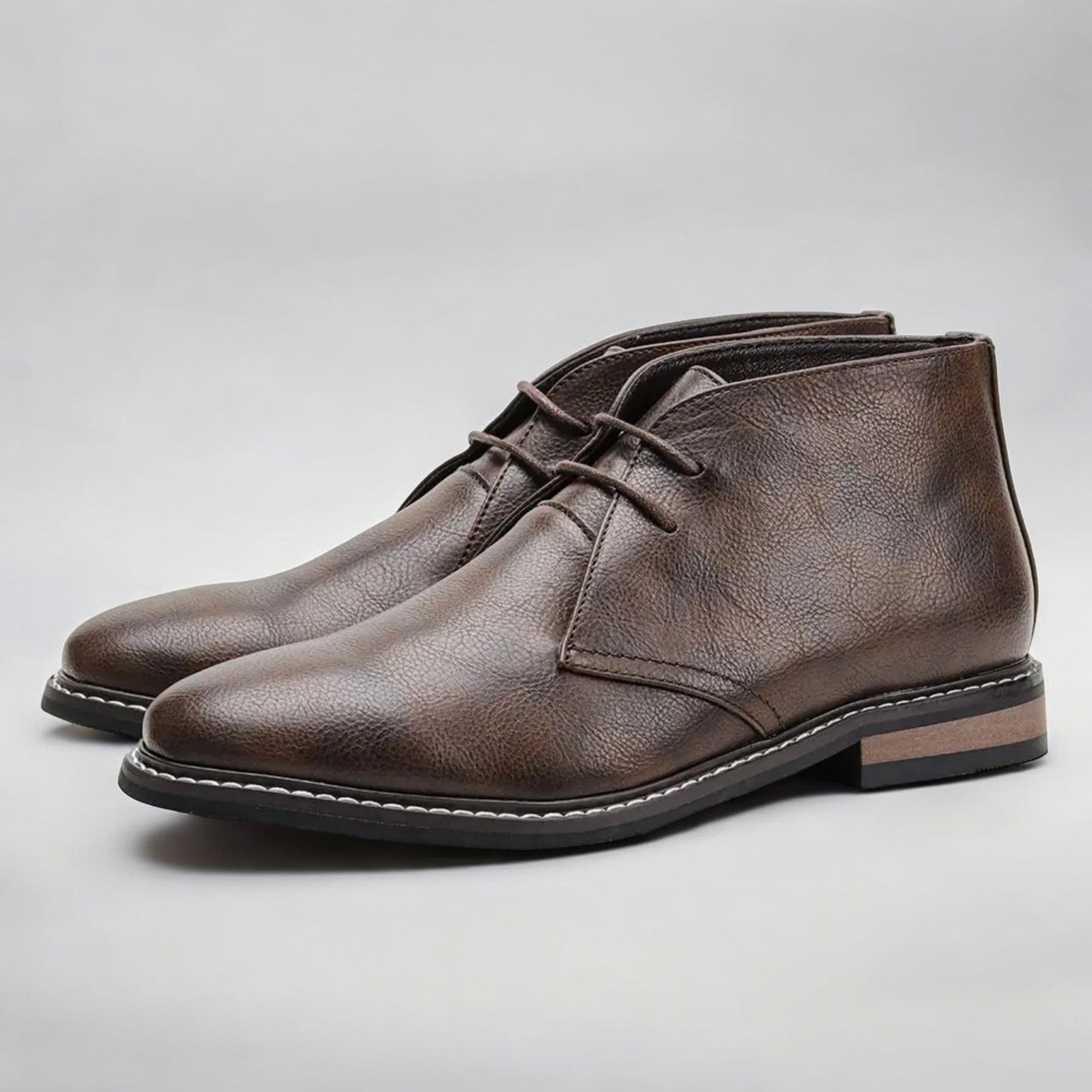 Herold - Refined Leather Chukka Boots for Stylish Comfort