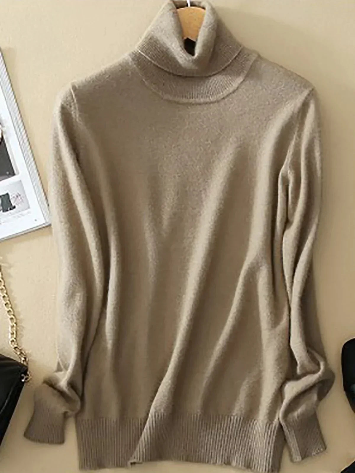 Elegant women's turtleneck sweater for stylish looks