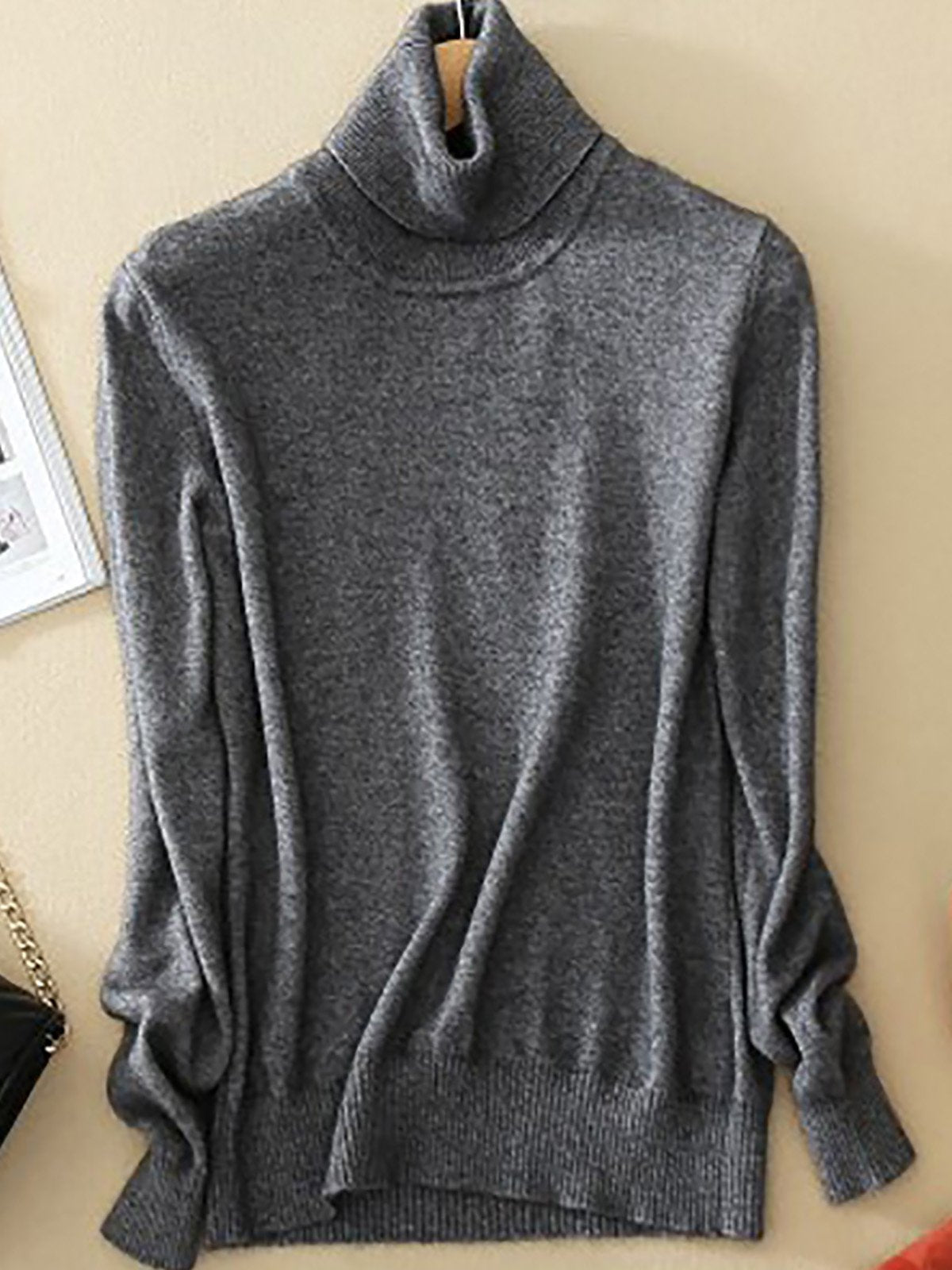 Elegant women's turtleneck sweater for stylish looks