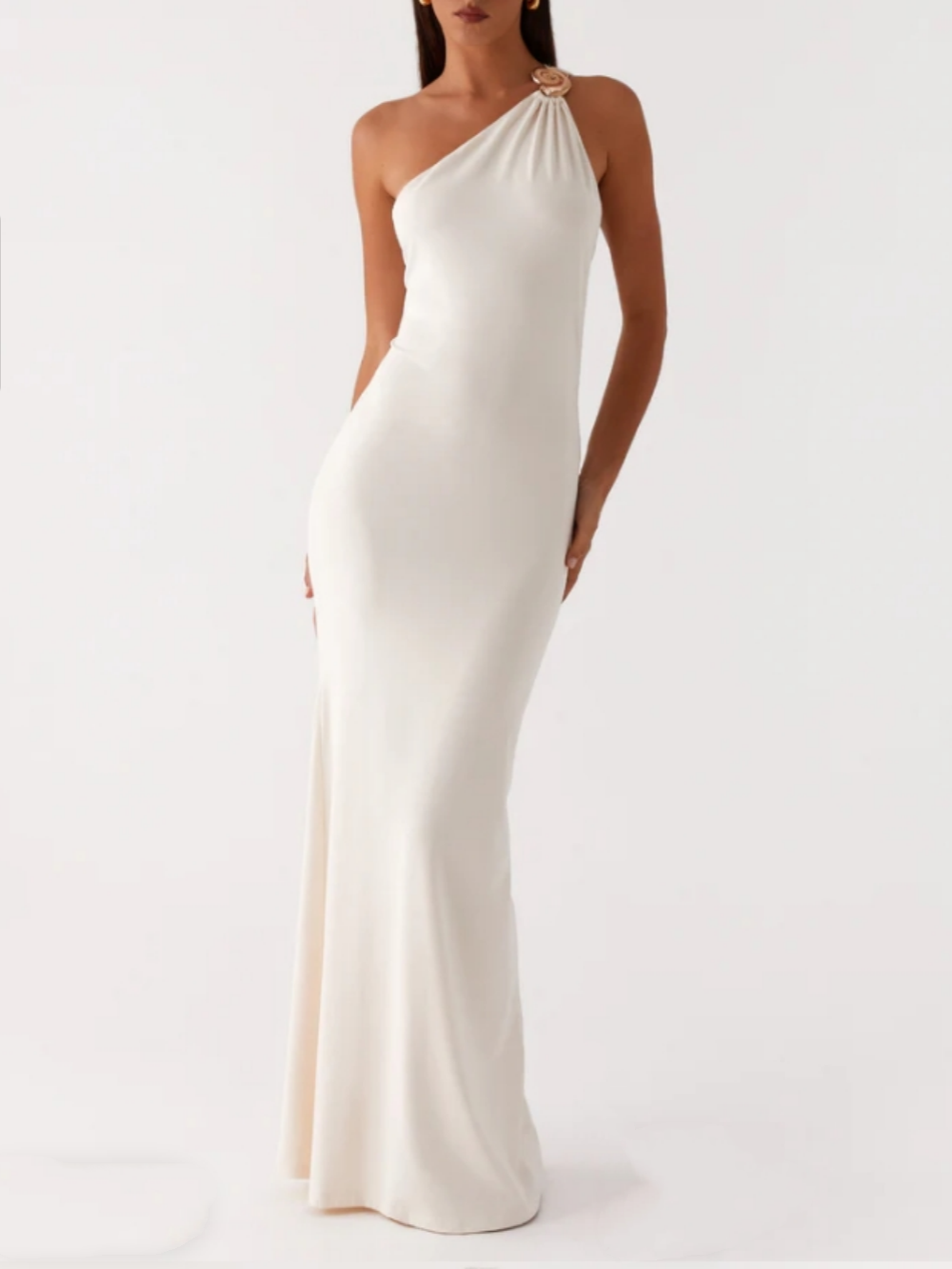 Asymmetric dress with metal loop and elegant tie on one shoulder