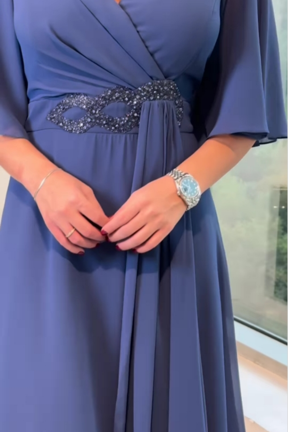 Elegant long chiffon dress with V-neck