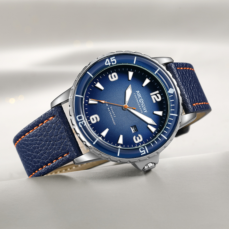 Elegant Casual Watch with Sophisticated Leather Strap