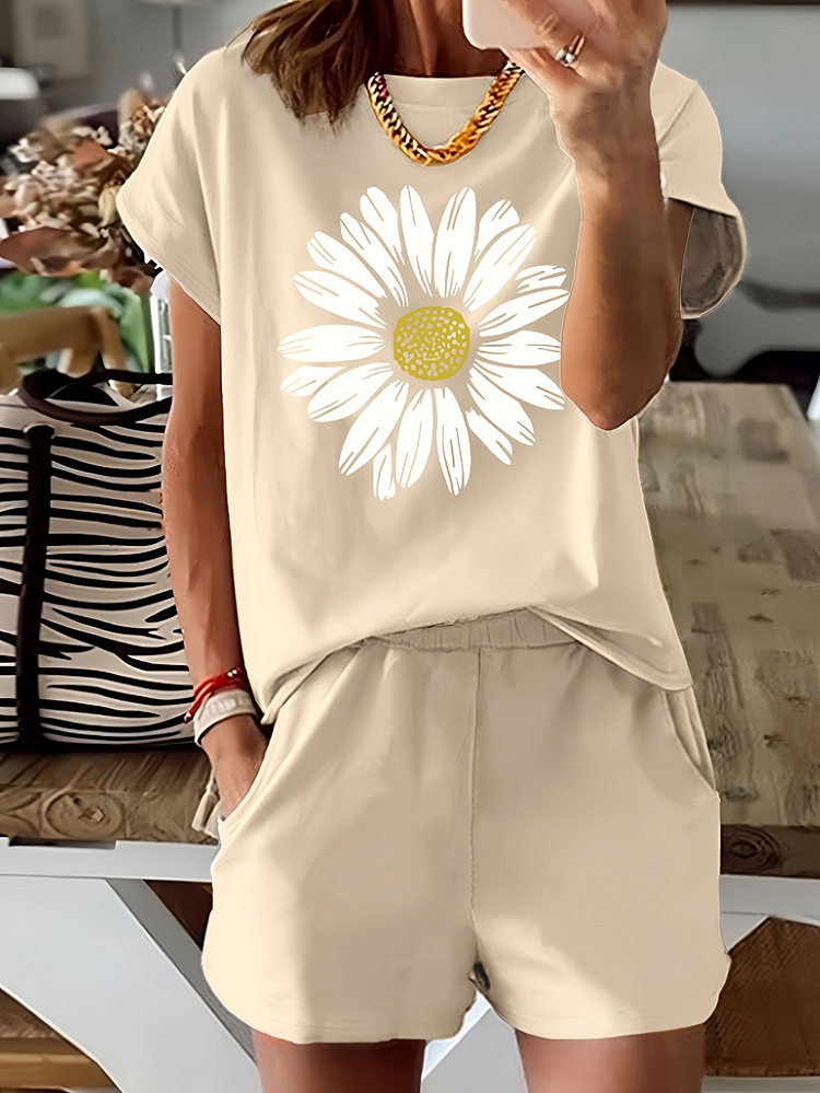 Two-Piece Printed Daisy Set for a Fresh and Chic Style