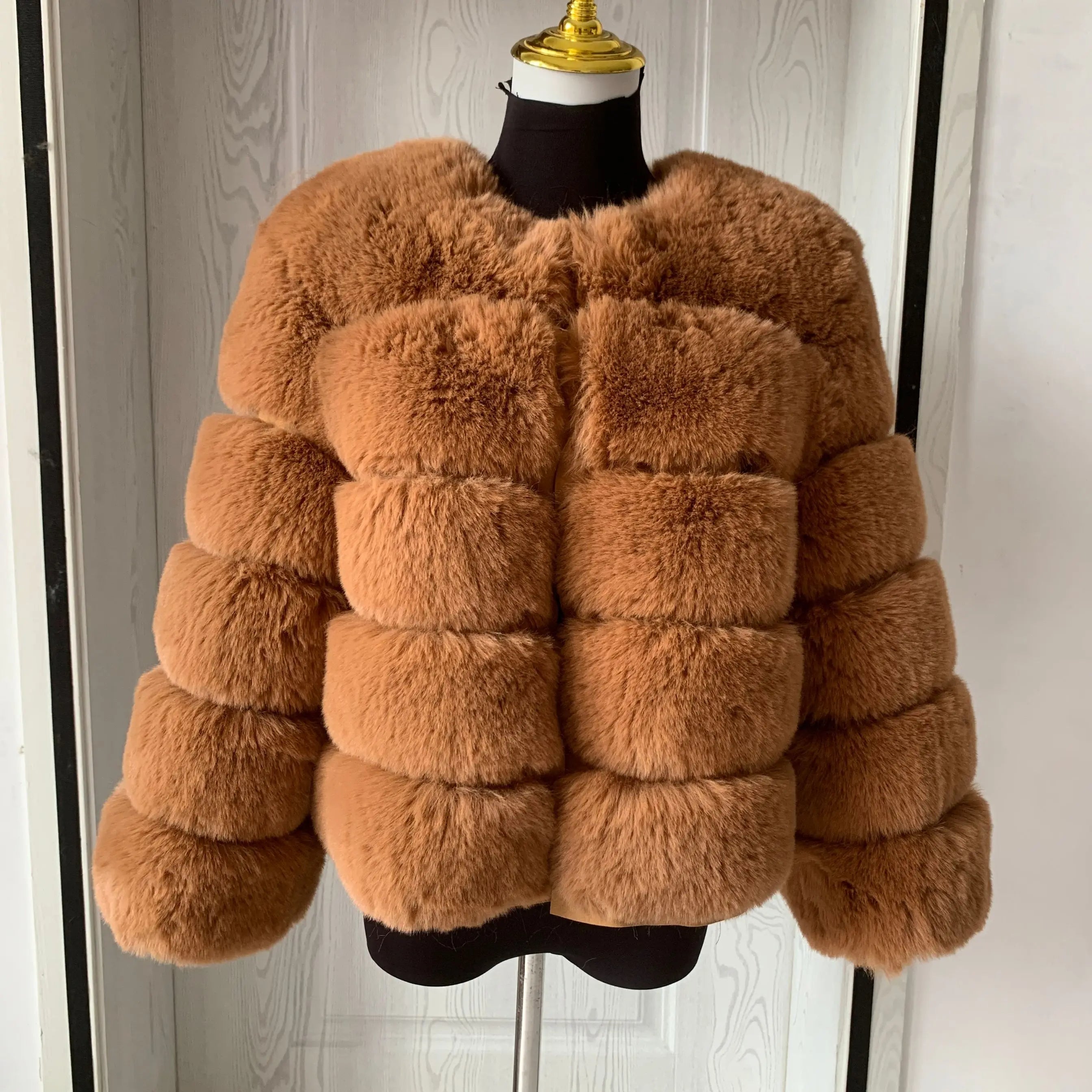 Amélie Vogue Foxiness Winter Coat - Stylish and Warm for the Cold Days