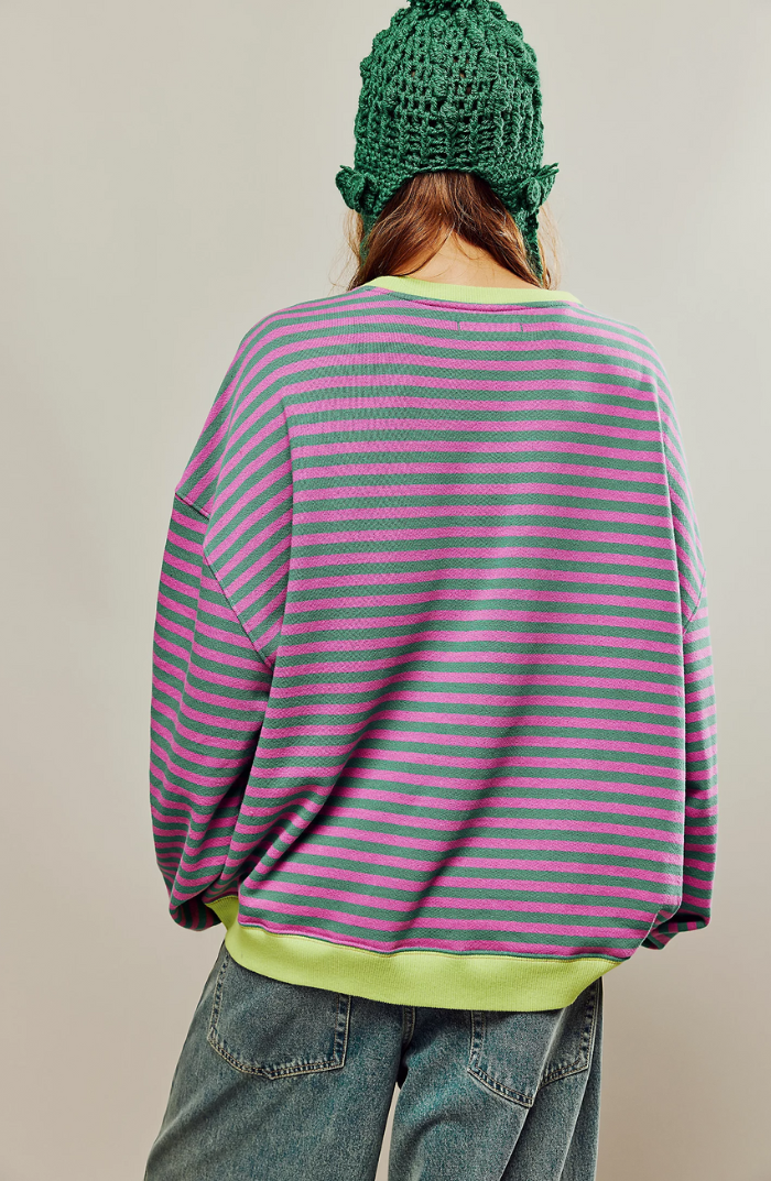 Women's Oversized Striped Sweatshirt - Comfortable Trend Piece for Everyday Wear