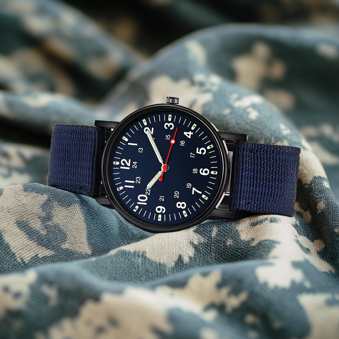 Ultra-resistant quartz wristwatch bracelet for an explorer style