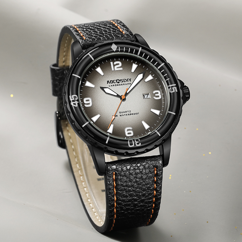 Elegant Casual Watch with Sophisticated Leather Strap