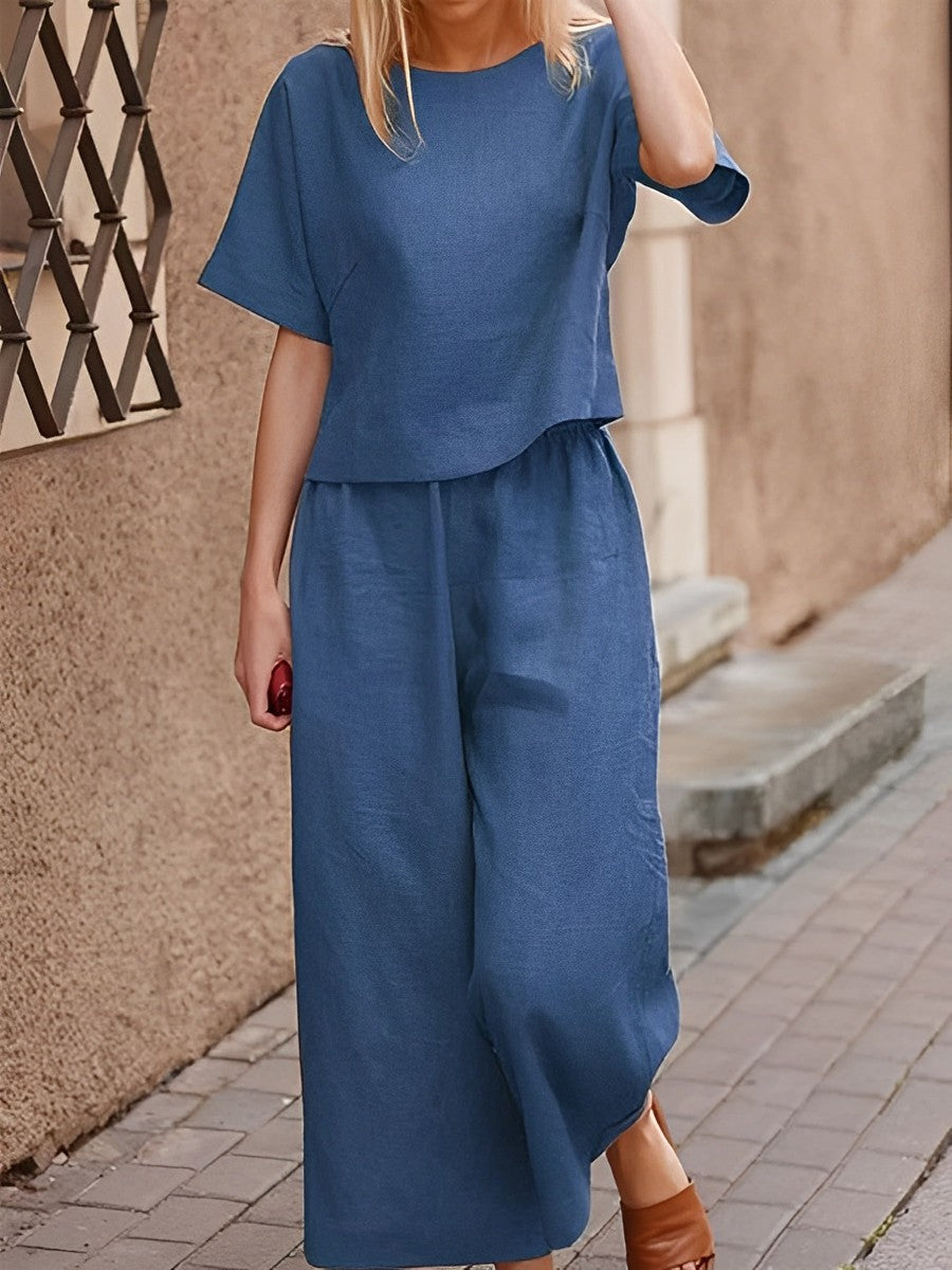 Two-piece casual set for an elegant and comfortable look