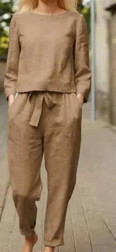 Two-Piece Chic and Comfortable Set for a Casual Style