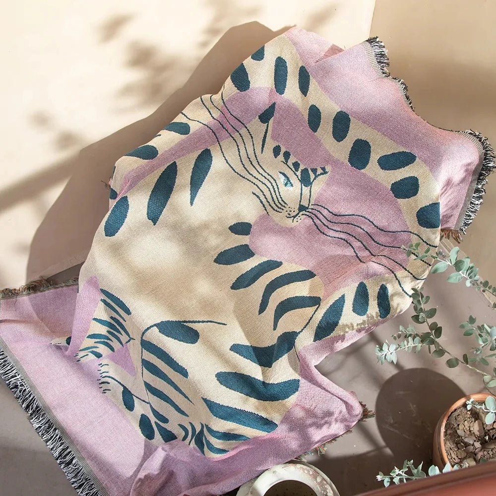 Trendy Woven Wall Tapestry Throw β Modern Home Decor and Stylish Interior Accent