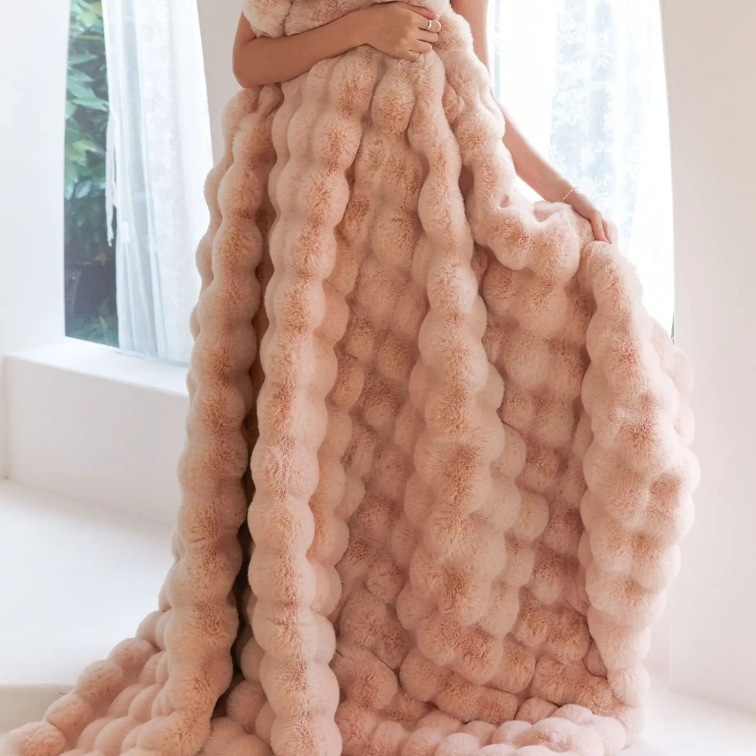 Ultimate Comfort: Soft Fleece Blanket for Cozying Up in Bed and on the Couch, Ideal All Year Round