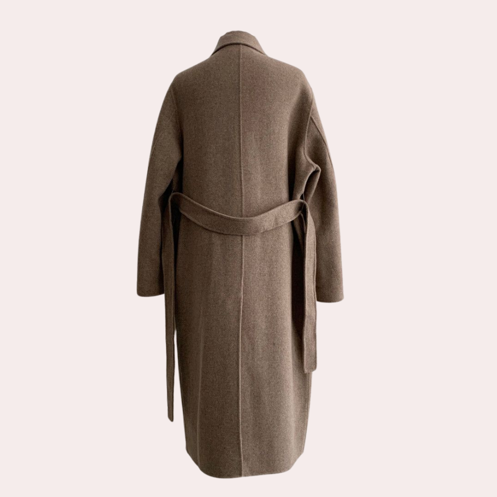 Maria Fernanda | Elegant custom winter coat for a refined style