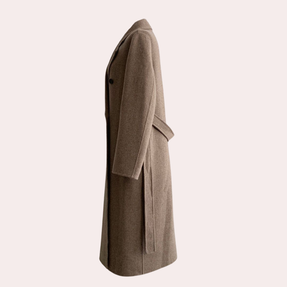 Maria Fernanda | Elegant custom winter coat for a refined style