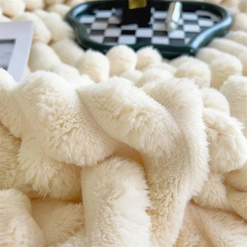 Ultimate Comfort Luxe Super Soft Fleece Blanket with High-Quality Faux Sheepskin for Warm Hugs and Cozy Ambiance