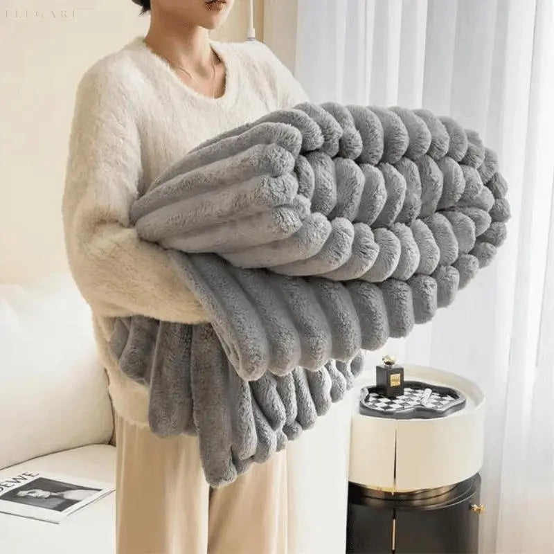 Ultimate Comfort Luxe Super Soft Fleece Blanket with High-Quality Faux Sheepskin for Warm Hugs and Cozy Ambiance