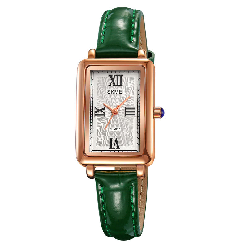 Casual watch with elegant leather strap
