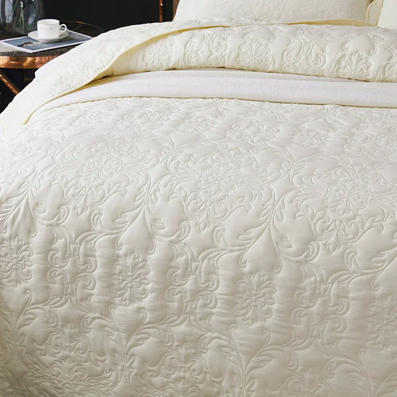 Lux White Cotton Quilt for Ultimate Comfort – Available in 150x200 cm and 200x220 cm