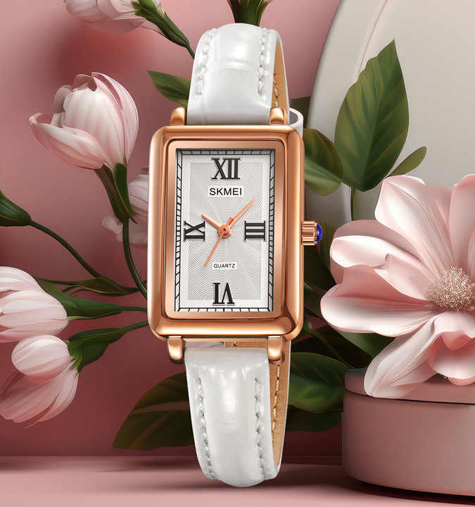 Casual watch with elegant leather strap