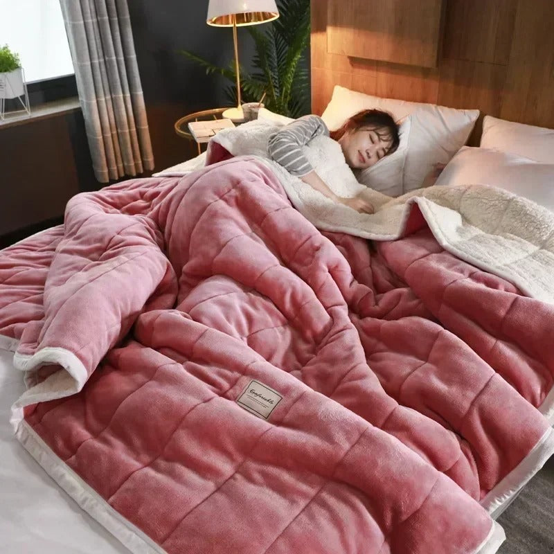 Luxury Soft Coral Fleece Blanket โ Warm and Cozy Flannel Throw for Autumn and Winter