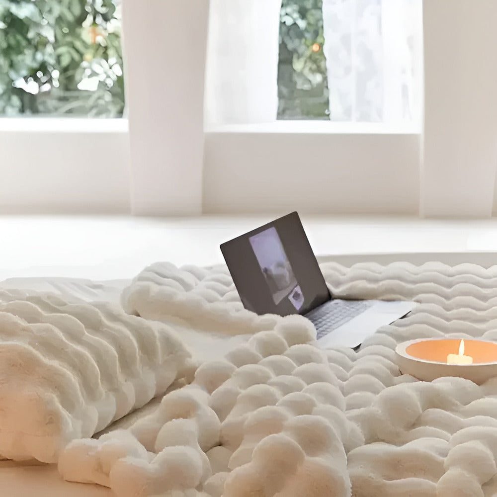 Cozy Fluffy Fleece Blanket β Super Soft, Warm, and Stylish for Extra Comfort