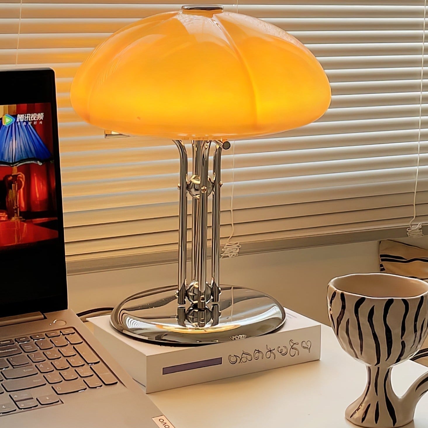 Modern Mushroom Bauhaus Table Lamp for Stylish Interior Design