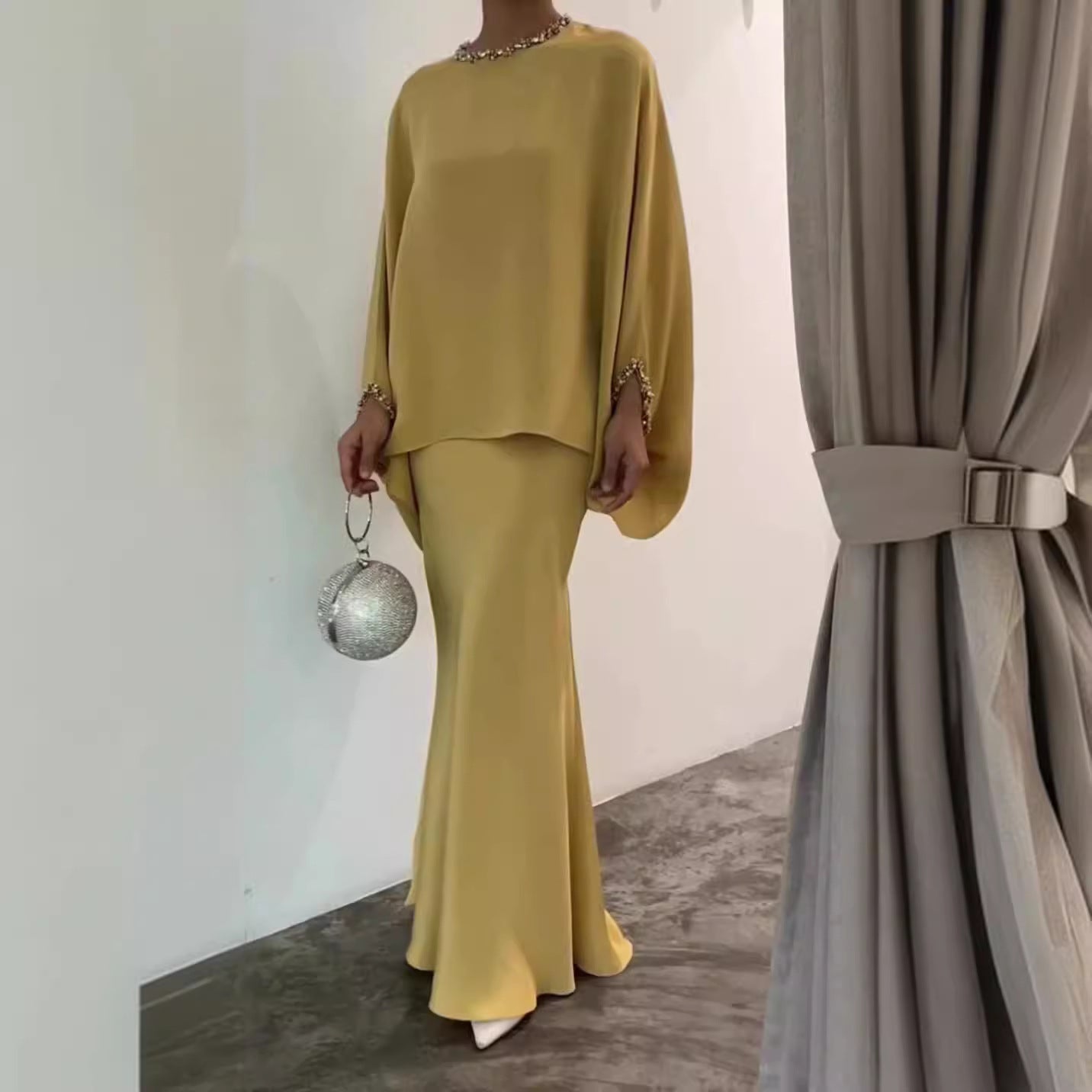 Elegant Two-Piece Pearl Floor-Length Evening Dress