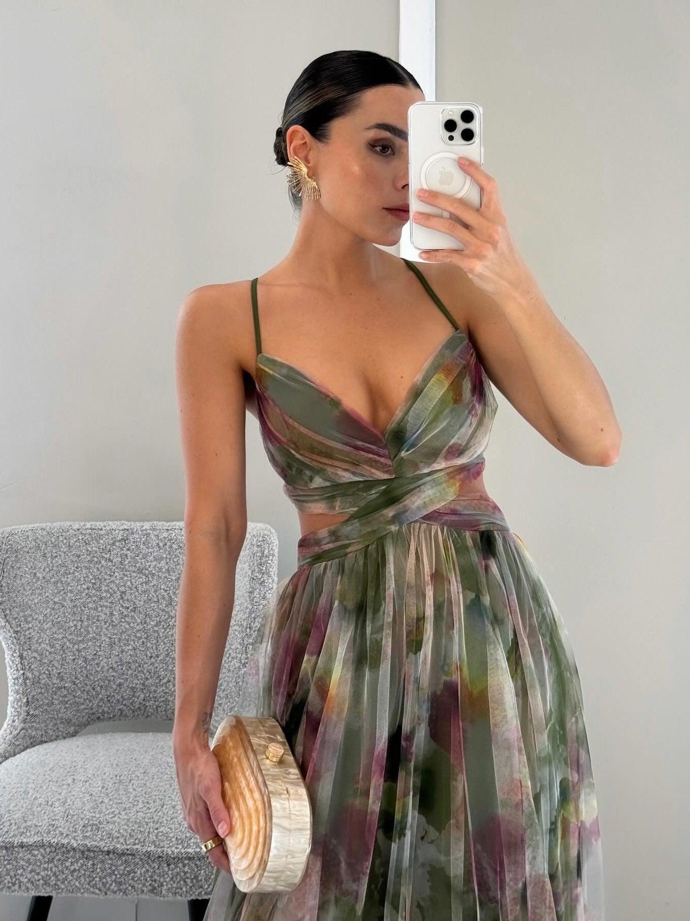 Elegant Dress with Painted Floral Print and V-neck