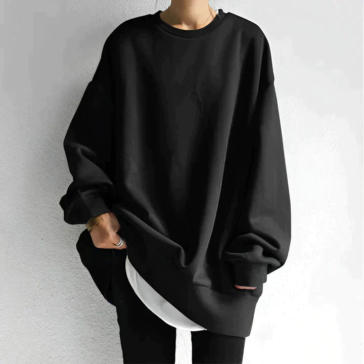Comfortable oversized women's sweater for a cool look