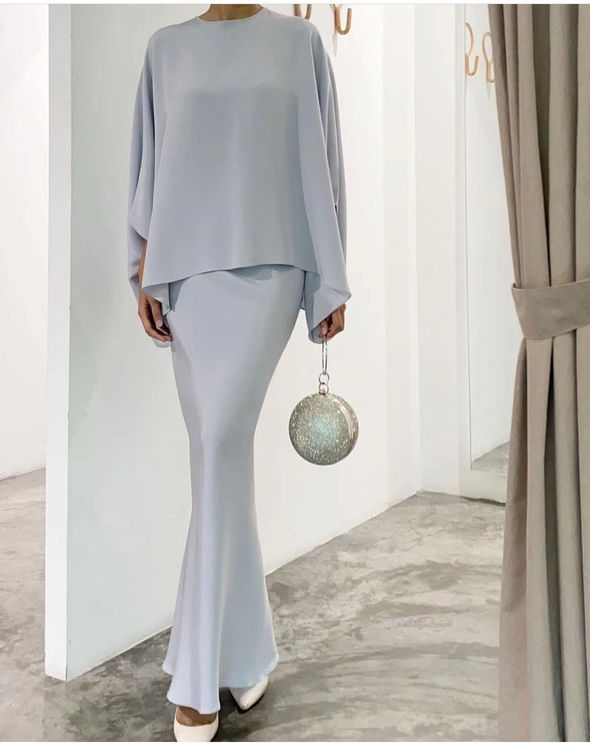 Elegant Two-Piece Pearl Floor-Length Evening Dress