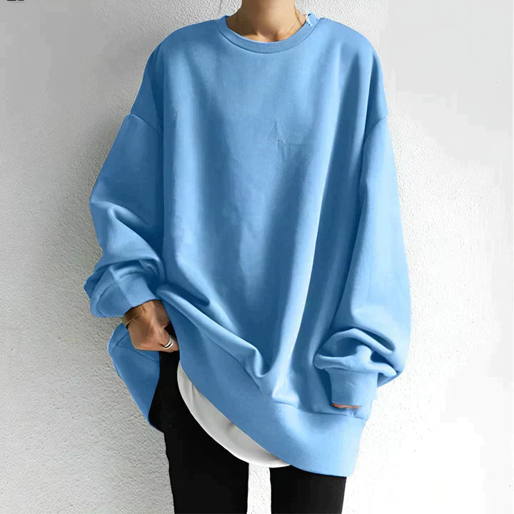 Comfortable oversized women's sweater for a cool look