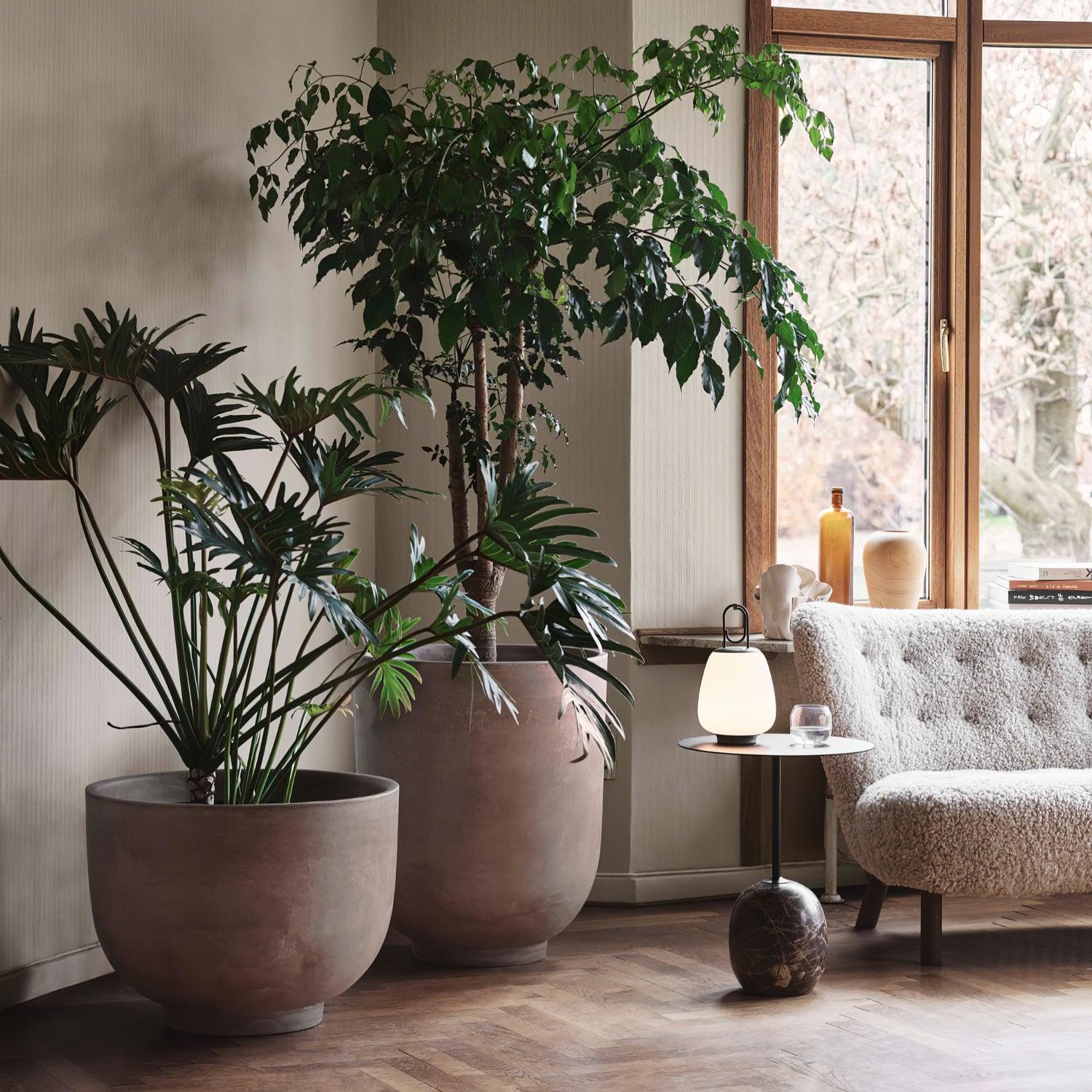 Portable LED Table Lamp with Built-in Battery for Versatile Lighting