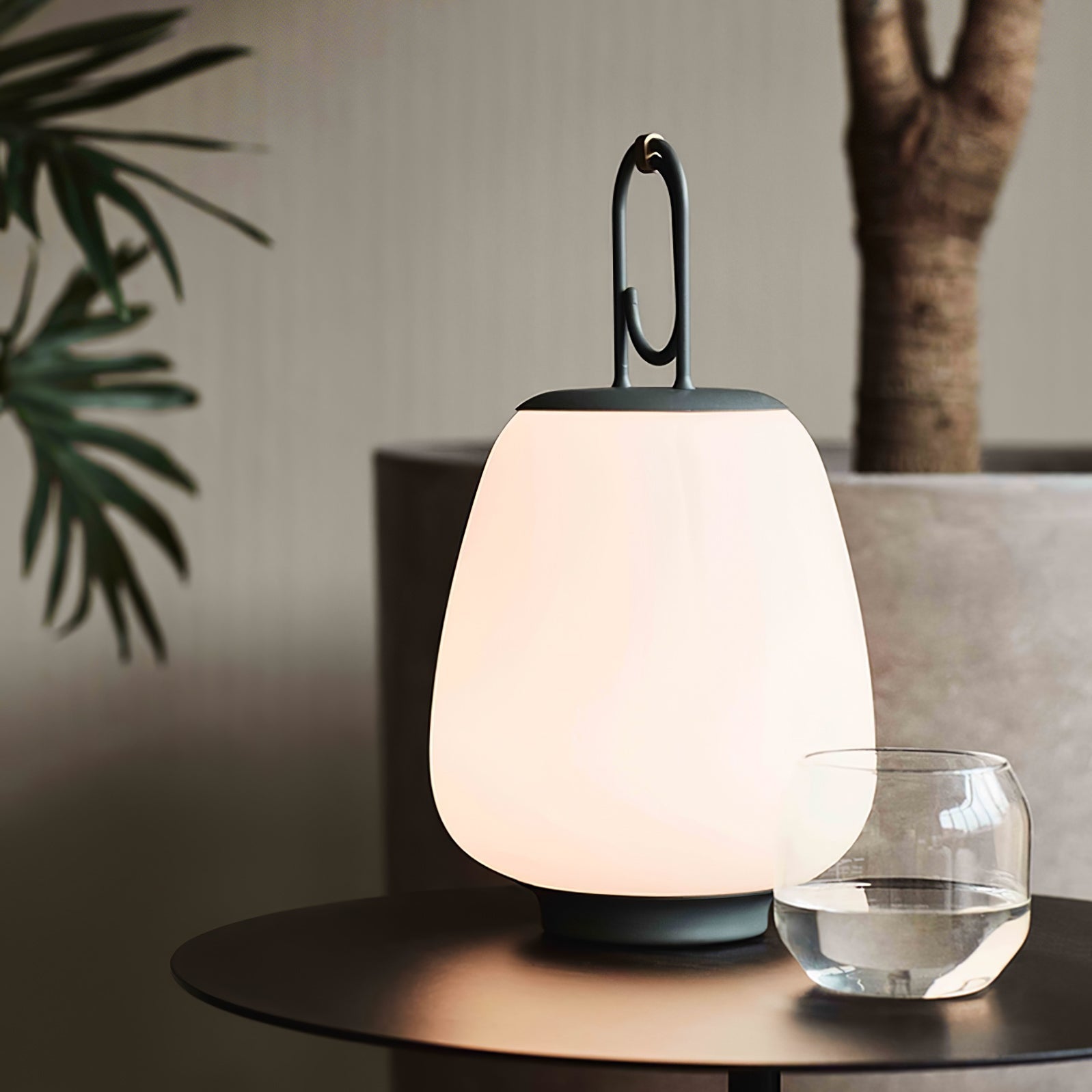 Portable LED Table Lamp with Built-in Battery for Versatile Lighting