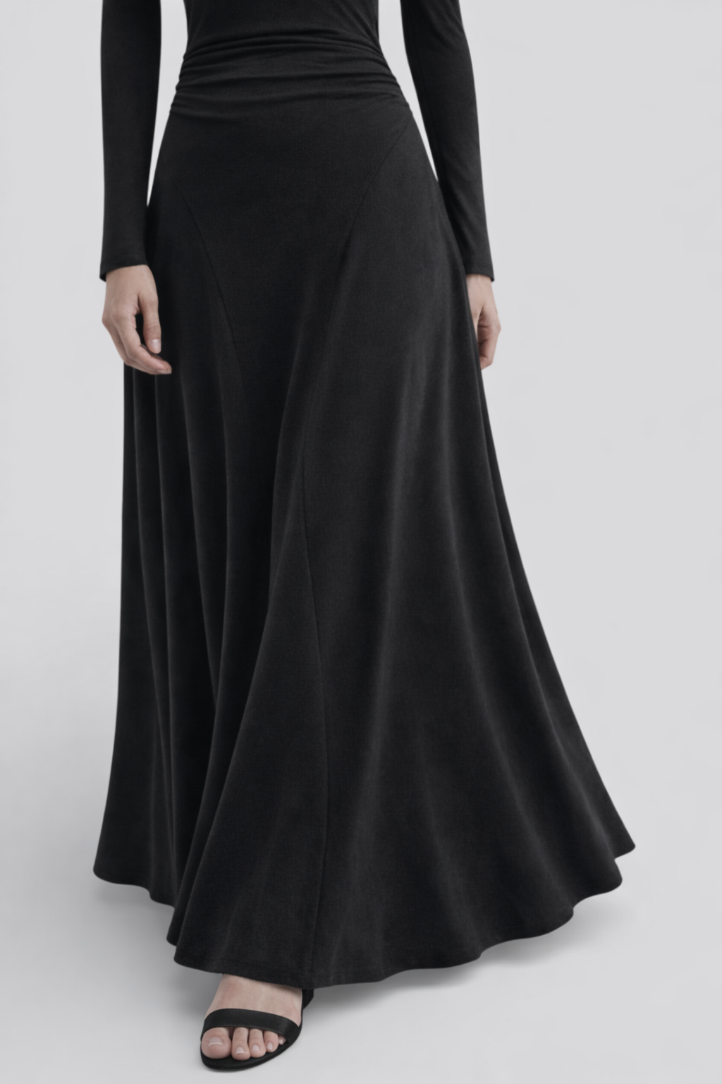 Elegant Black Pleated Boat Neck Maxi Dress for a Modern Look