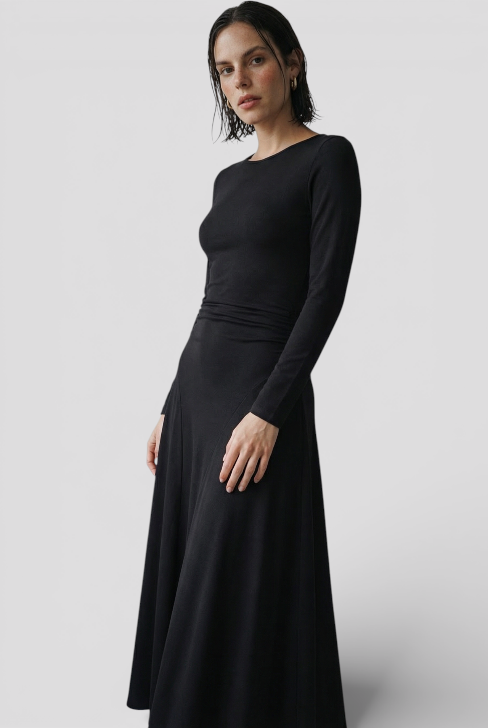 Elegant Black Pleated Boat Neck Maxi Dress for a Modern Look