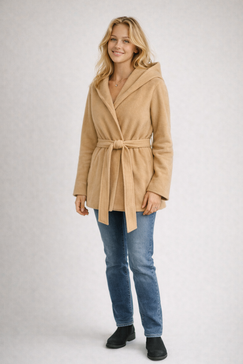 Elegant Brown Coat with Hood for a Stylish Look