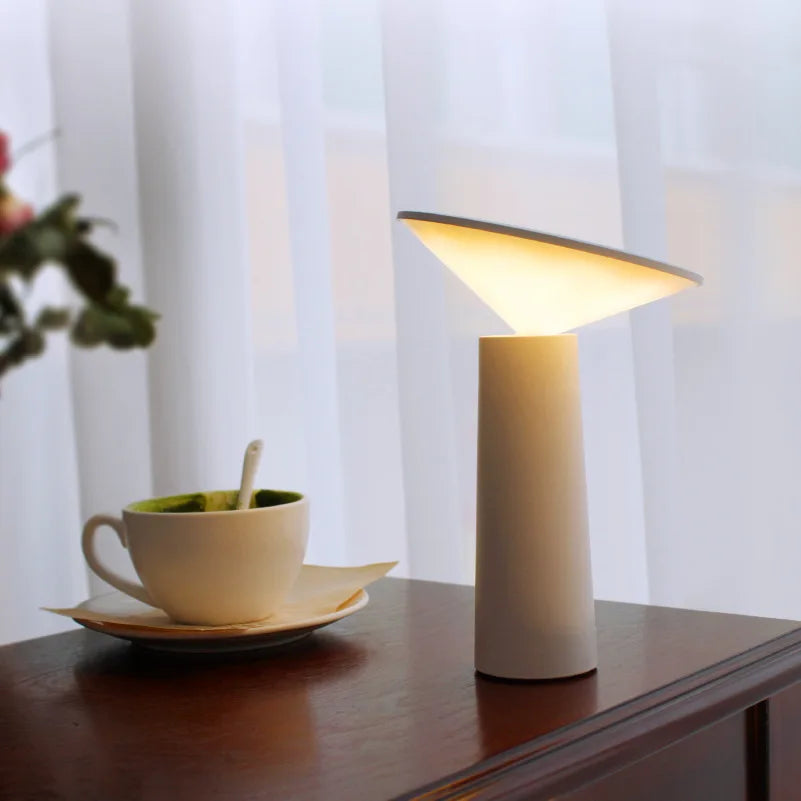 Remoteglo - Elegant Wireless Table Lamp for Stylish Lighting