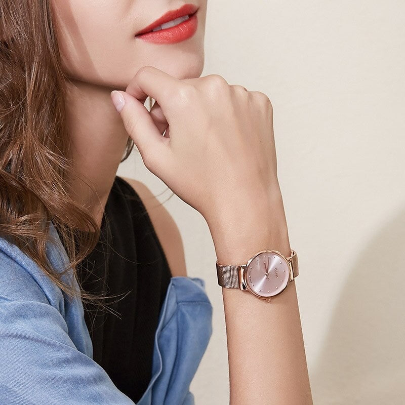 Ultra-thin quartz watch with elegant mesh bracelet