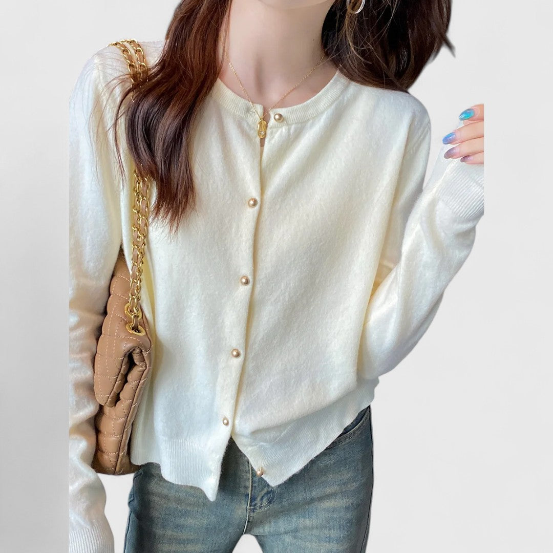 Hesa – Elegant Cardigan for Women