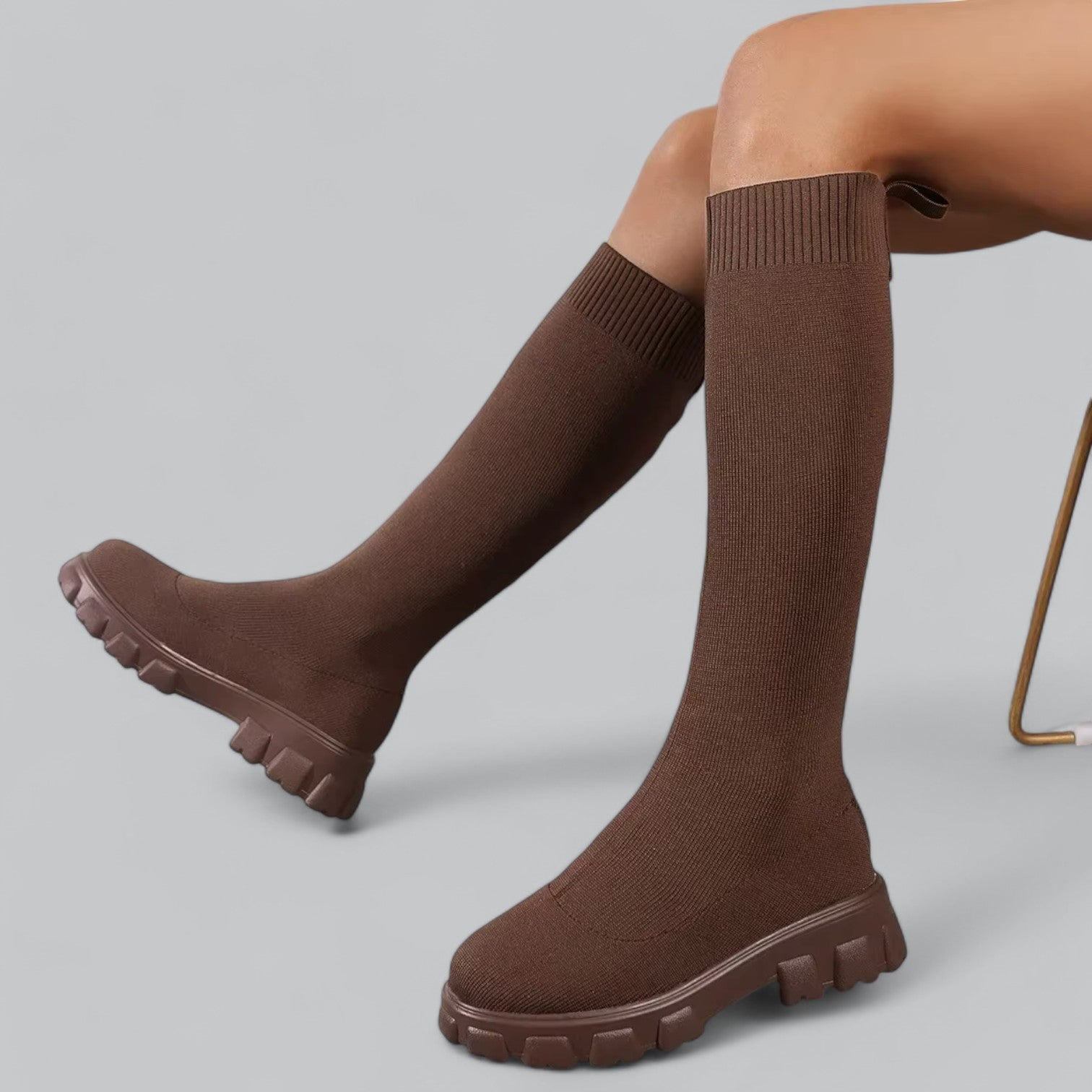 Stylish Women's Knee-High Boots with a Bold Chunky Platform Heel