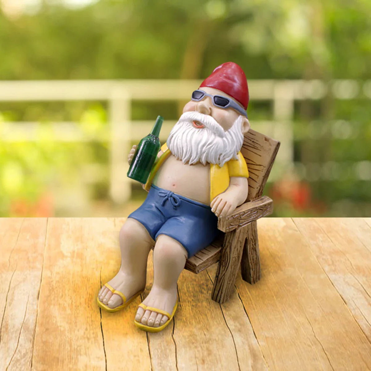 Drusiana - Charming Sunbathing Gnome Resin Statue with Luxury Lounge Chair for Enchanting Garden Decor