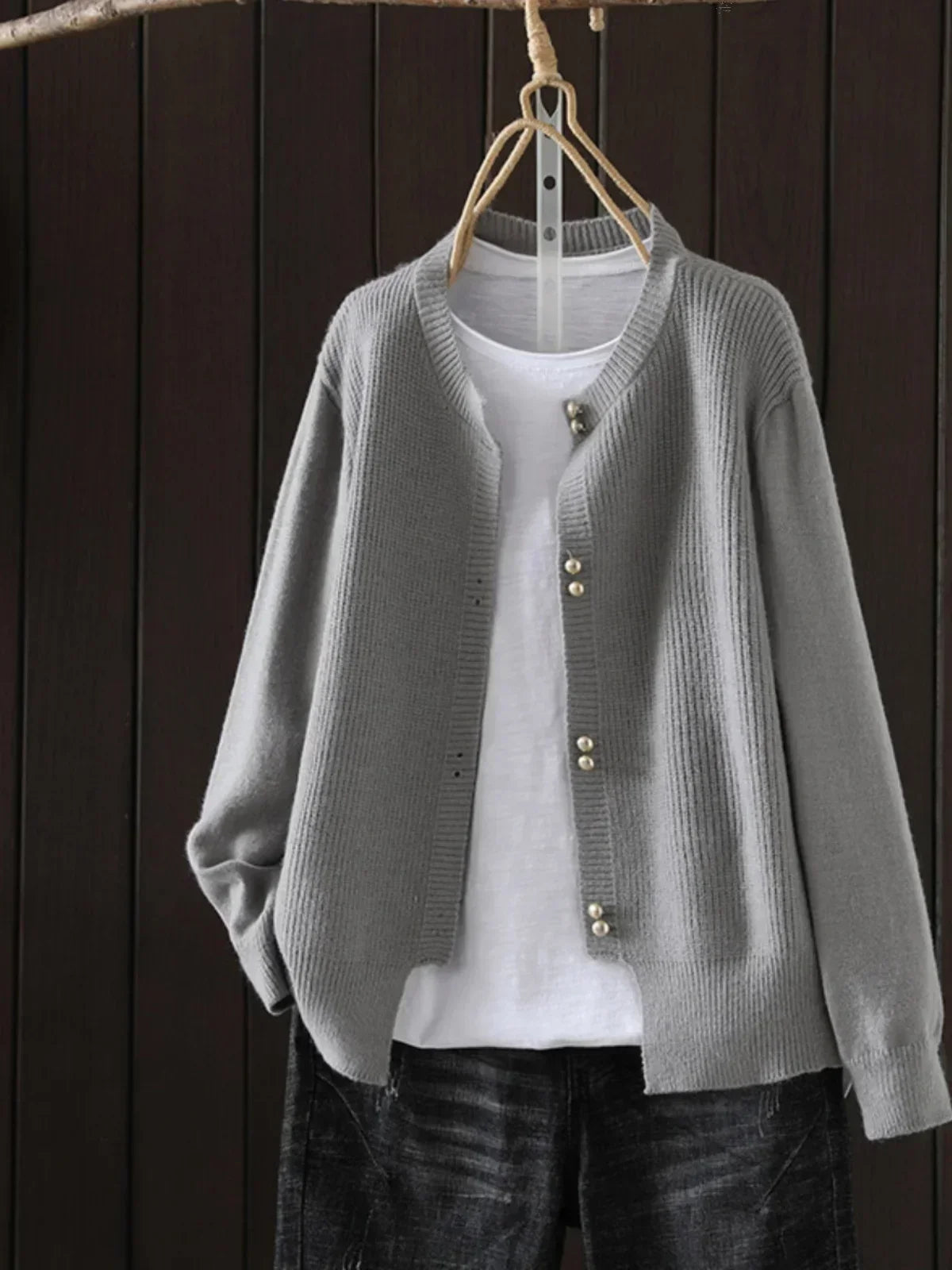 Anita – Chic Pearl Button Cardigan for Stylish Comfort